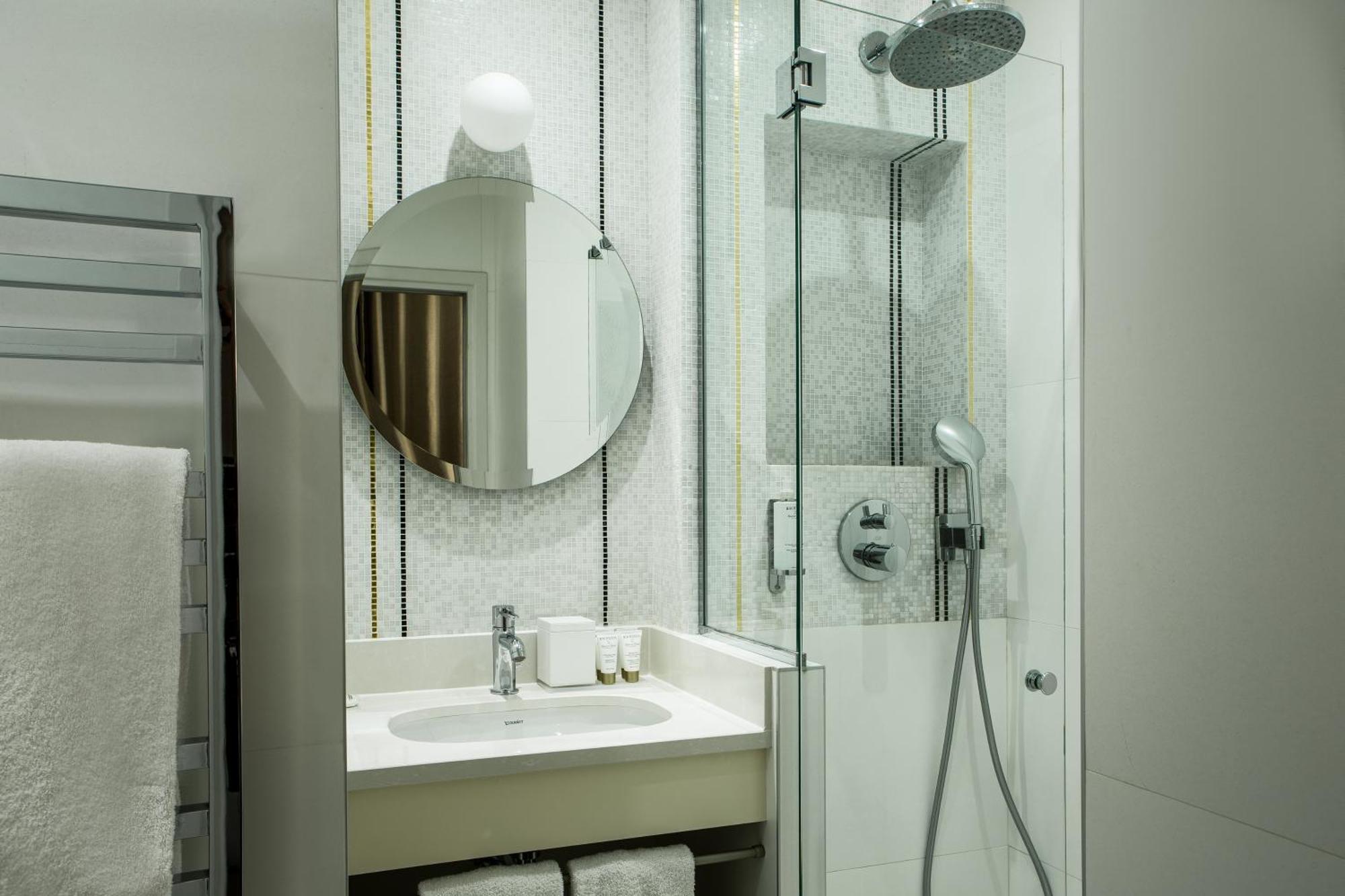 Des Saints Pères - Esprit De France Parigi