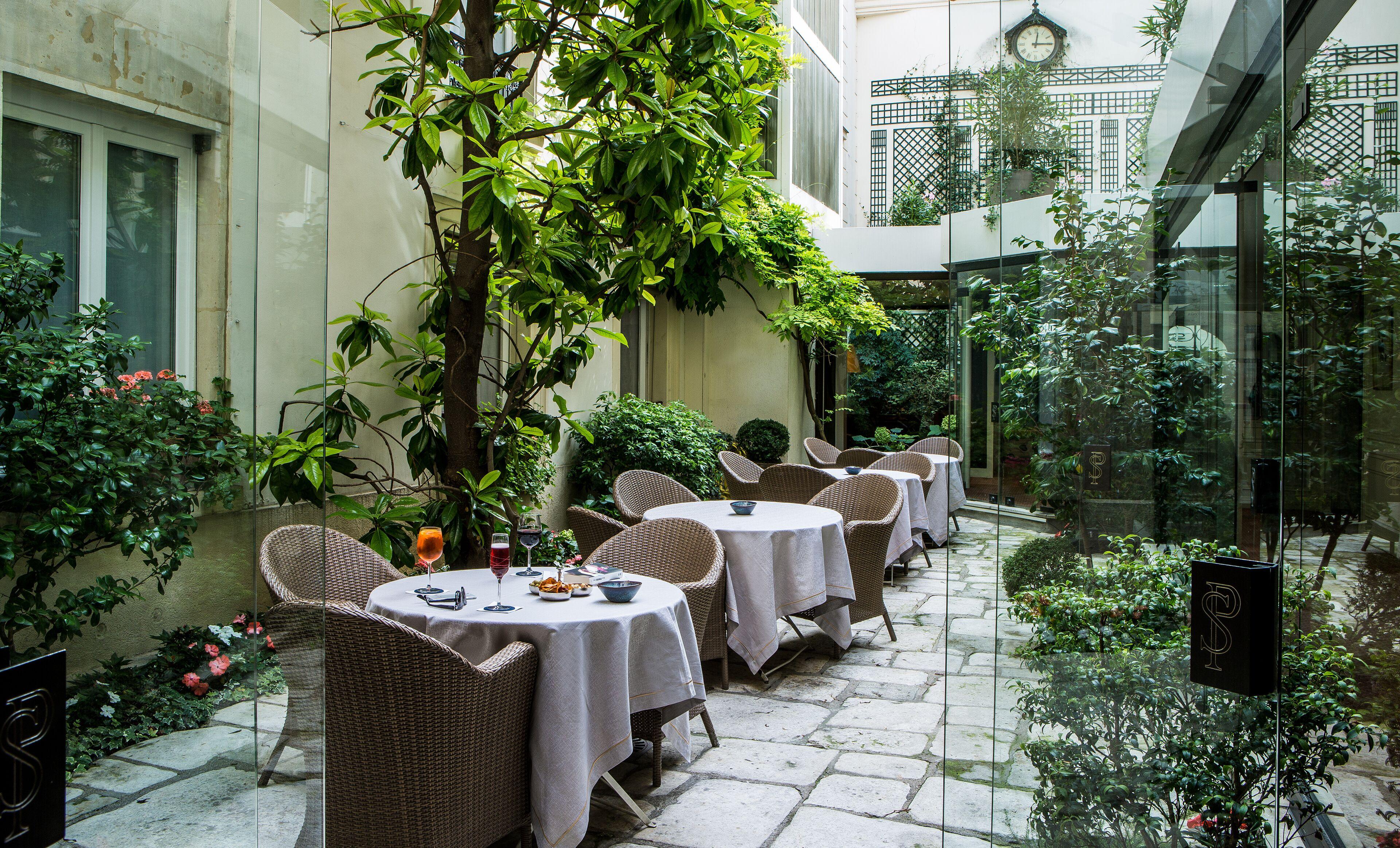 Des Saints Peres - Esprit De France